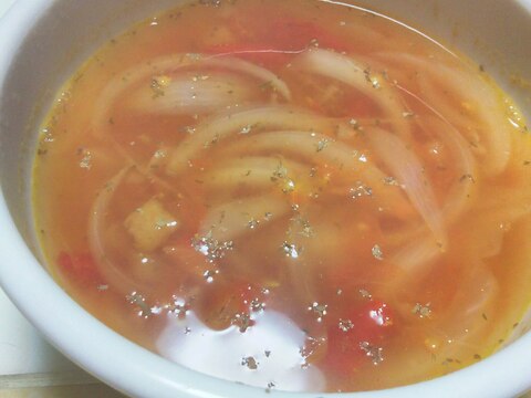 トマトと玉葱のコンソメスープ